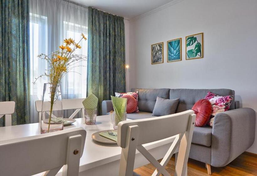 شقة غرفة واحدة, Adel Apartments