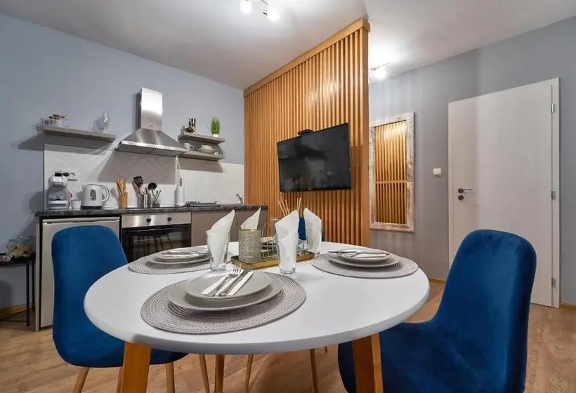 テラス付き１ベッドルームアパートメント, Adel Apartments