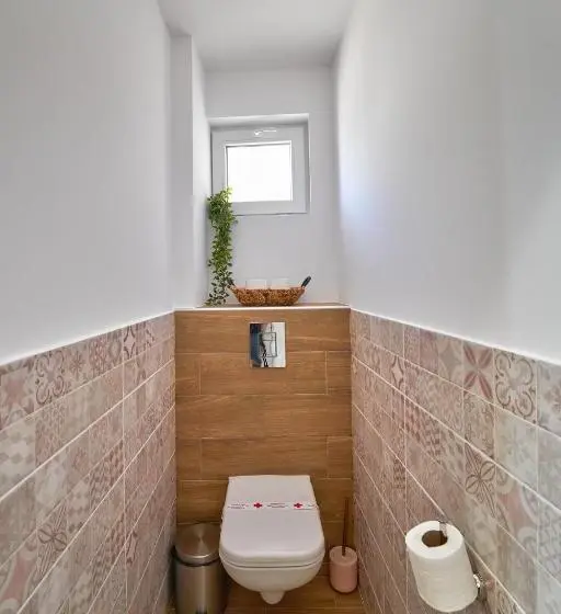 １ベッドルームアパートメント, Adel Apartments