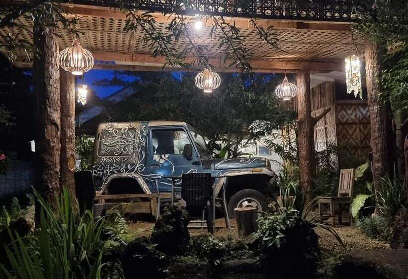 اتاق لوکس با بالکن, Mannah Garden Staycation Place