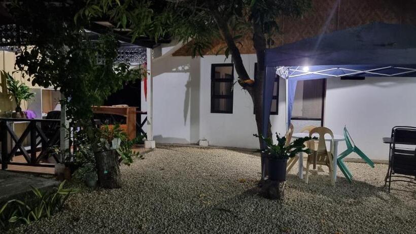 اتاق لوکس با بالکن, Mannah Garden Staycation Place