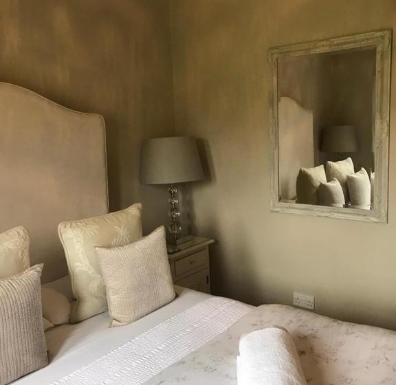 Номер Стандарт, Church Gate Farm