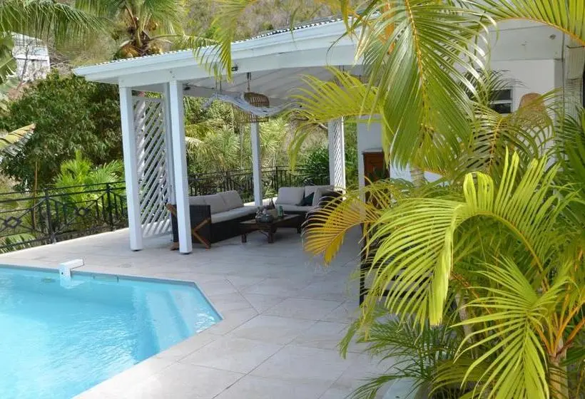 ویلای یک اتاق خوابه با استخر شنا, Villa « Fleur De Pirate »