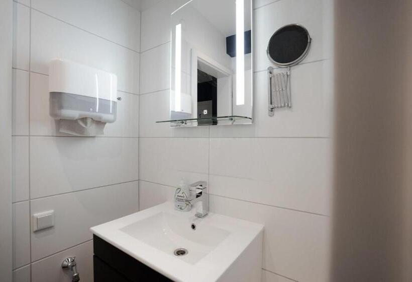 חדר סטנדרט חדר אמבטיה משותף, Blk Hostel