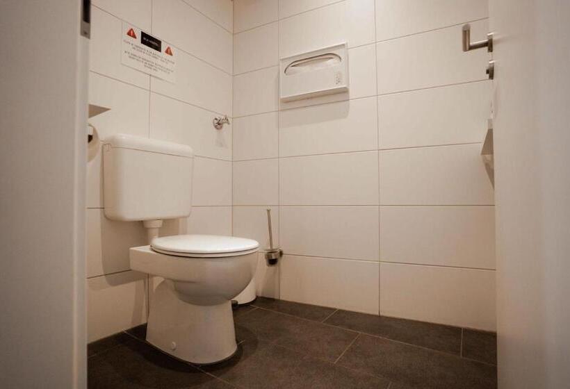 חדר סטנדרט חדר אמבטיה משותף, Blk Hostel