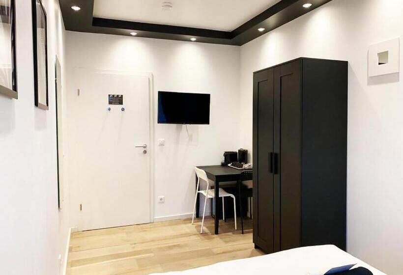 חדר סטנדרט חדר אמבטיה משותף, Blk Hostel