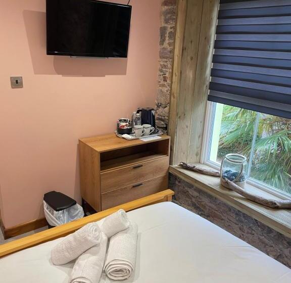 Standard-huone, Island Lodge Since 1835 Barbican, Free Limited Parking, Dogs Friendly , Perfect For Ferry Terminal
