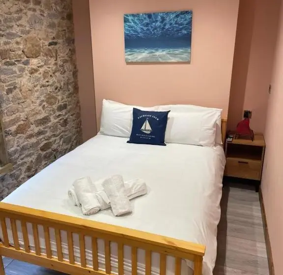 Standard-huone, Island Lodge Since 1835 Barbican, Free Limited Parking, Dogs Friendly , Perfect For Ferry Terminal