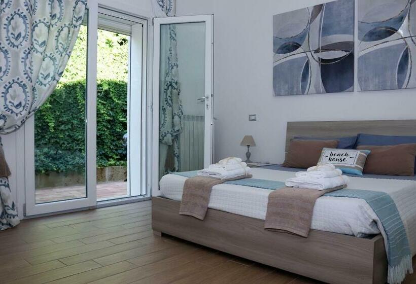 اتاق استاندارد, Sunset House