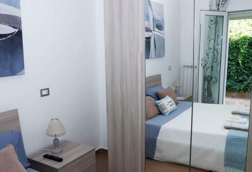 اتاق استاندارد, Sunset House