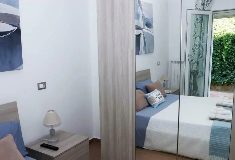 اتاق استاندارد, Sunset House