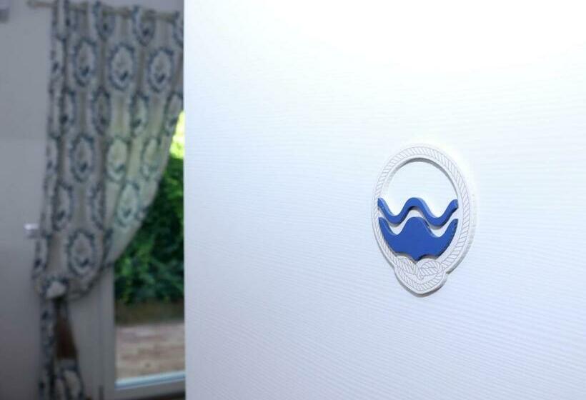 اتاق استاندارد, Sunset House