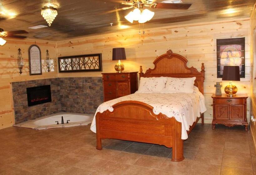 Студия Стандарт, Samantha S Timber Inn