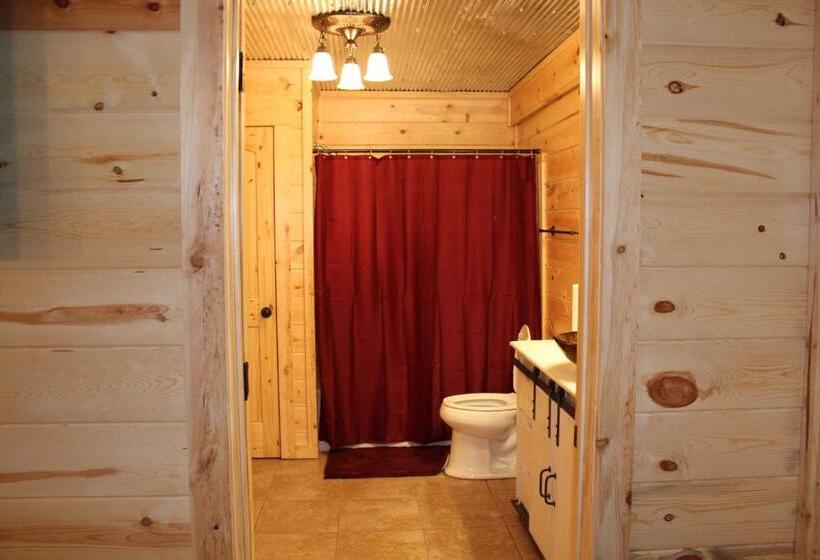 إستوديو قياسى, Samantha S Timber Inn