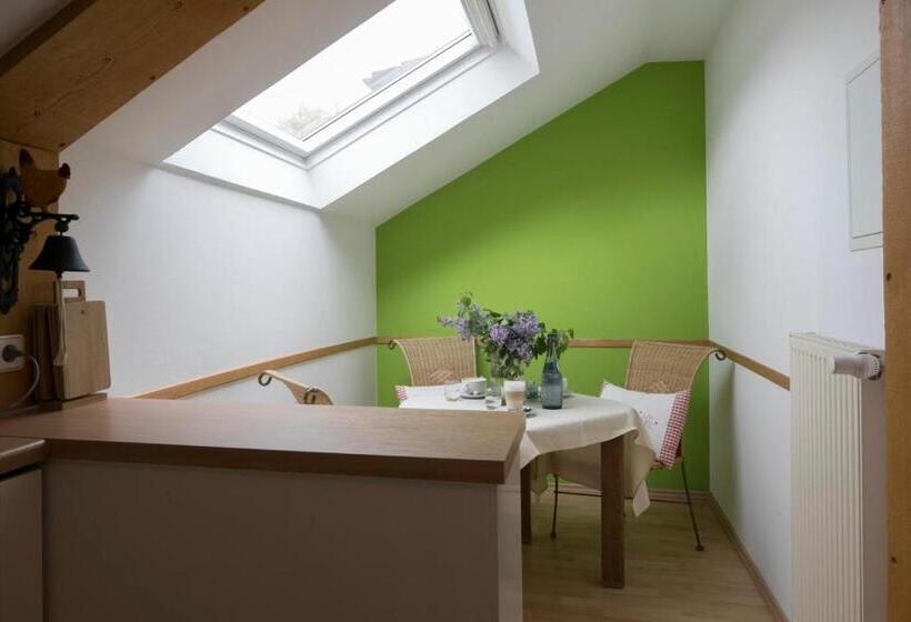 Huoneisto 1 Makuuhuone, Landcafé Neumann