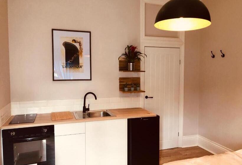 סטודיו סטנדרט, מיטה זוגית, Maritime Pods