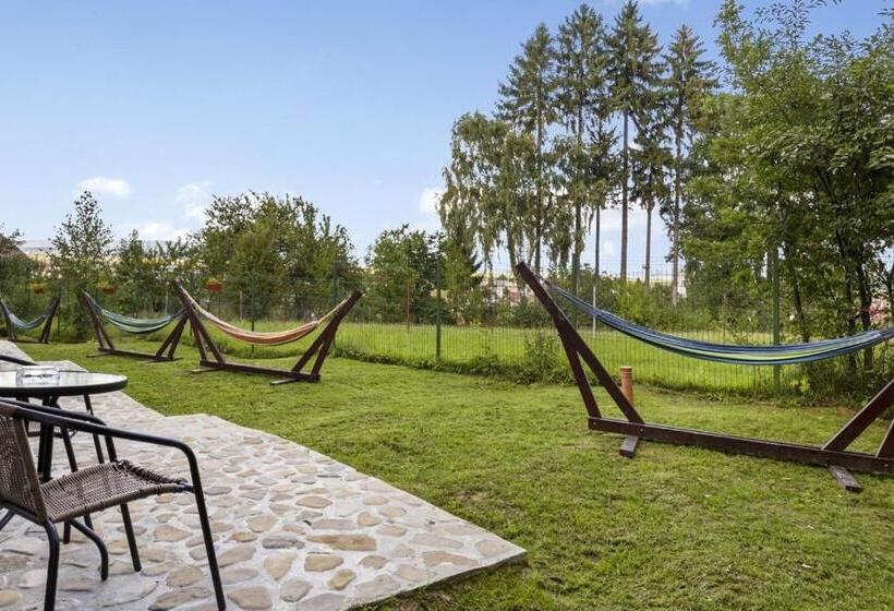 بنجلو عائلى, Silver Bungalow