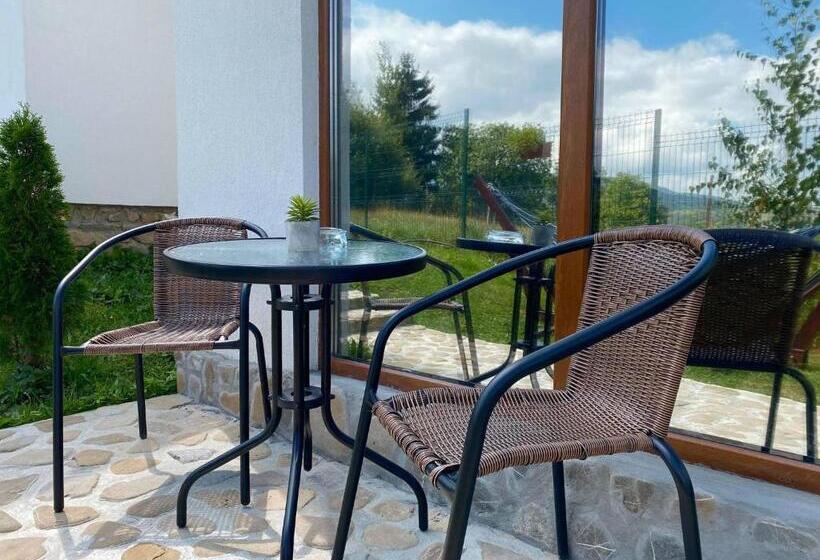 بنجلو قياسى, Silver Bungalow