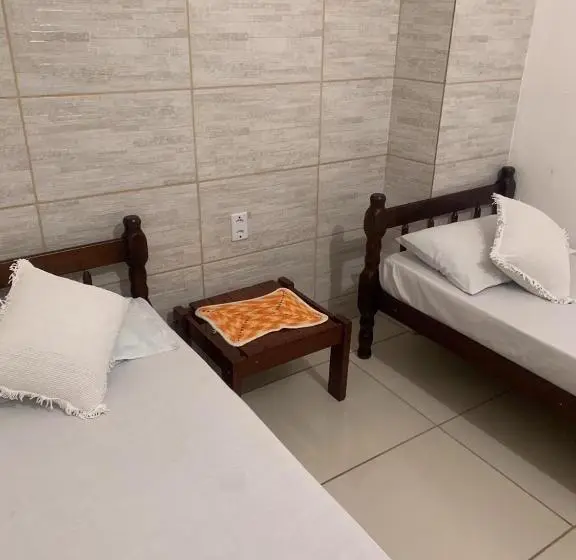 اتاق اکونومی, Pousada Angraantiga