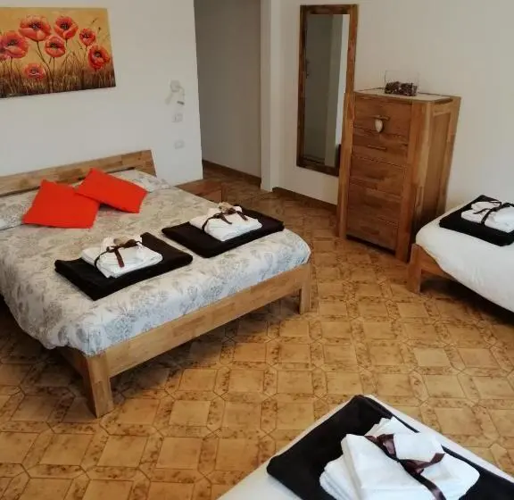 スタンダード４人部屋, B&b La Casa Di Loretta