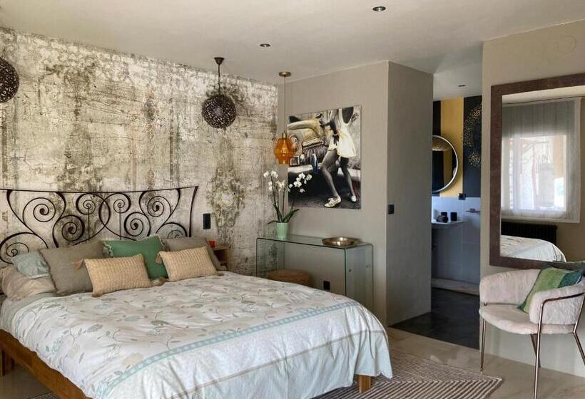 Номер Deluxe, Casa De L’albada