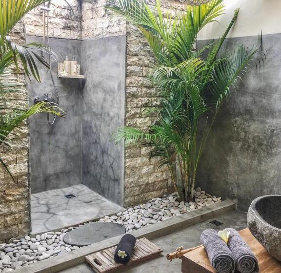 בקתה סטנדרטית, Incense Impossible Beach Adults Only