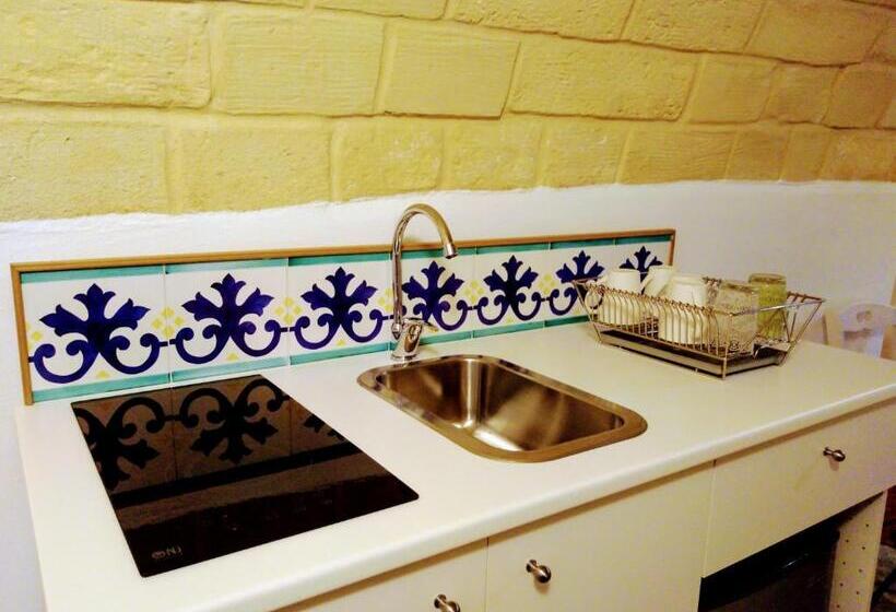 اتاق استاندارد سه نفره, Il Borgo Antico B&b