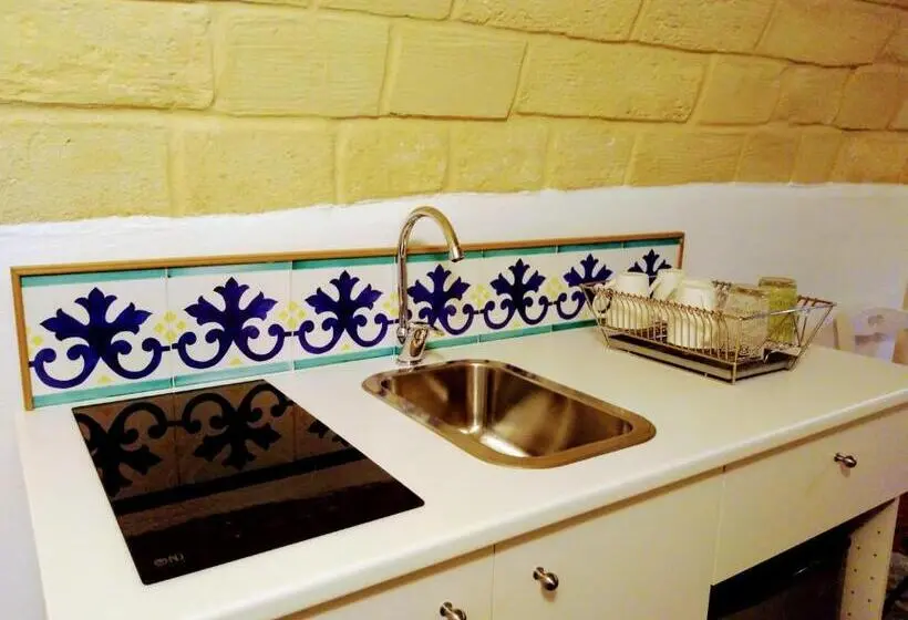 اتاق استاندارد سه نفره, Il Borgo Antico B&b