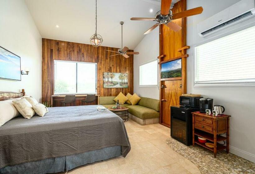 디럭스 스위트, Noahs Hideaway Luxury B&b