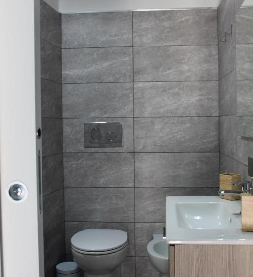 اتاق خانوادگی با چشم‌انداز باغ, Il Giardino Dei Venti