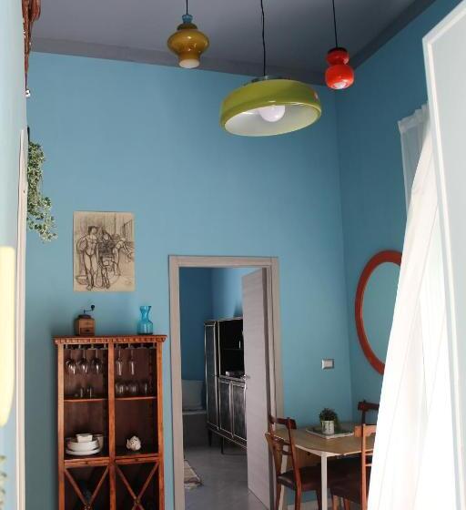 اتاق خانوادگی با چشم‌انداز باغ, Il Giardino Dei Venti