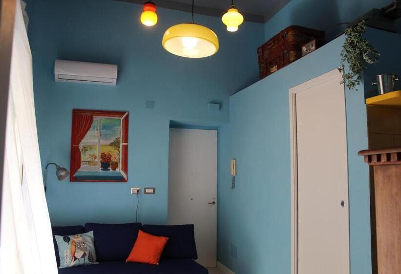 اتاق خانوادگی با چشم‌انداز باغ, Il Giardino Dei Venti