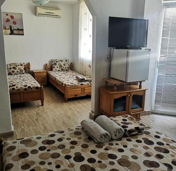 四人标准间, Merilyn Petrich