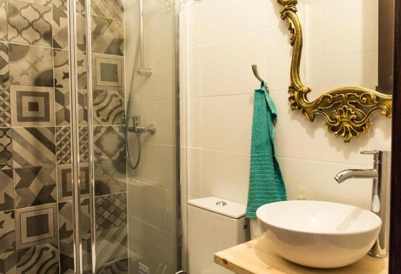 חדר אקונומי, Paz & Amor Guest House   Peace & Love