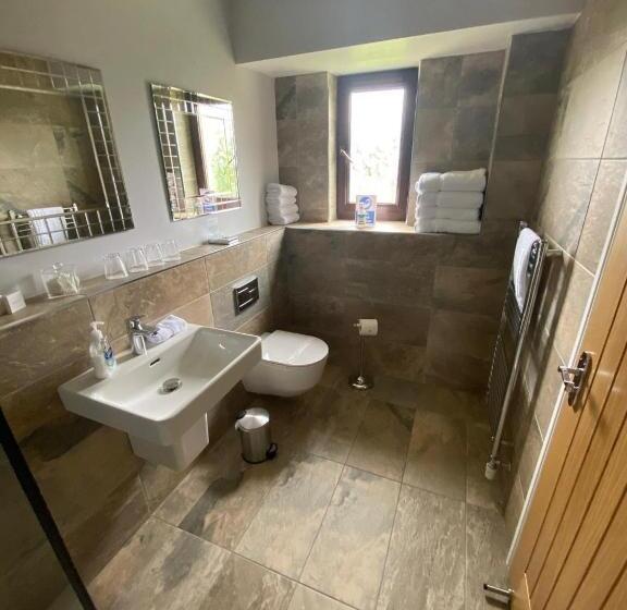 Четырехместный номер Премиум, Stonefield House