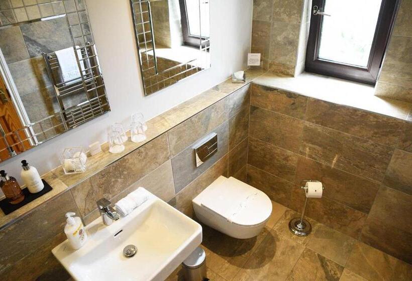 Четырехместный номер Премиум, Stonefield House