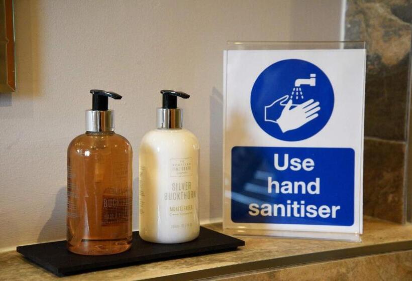 Четырехместный номер Премиум, Stonefield House