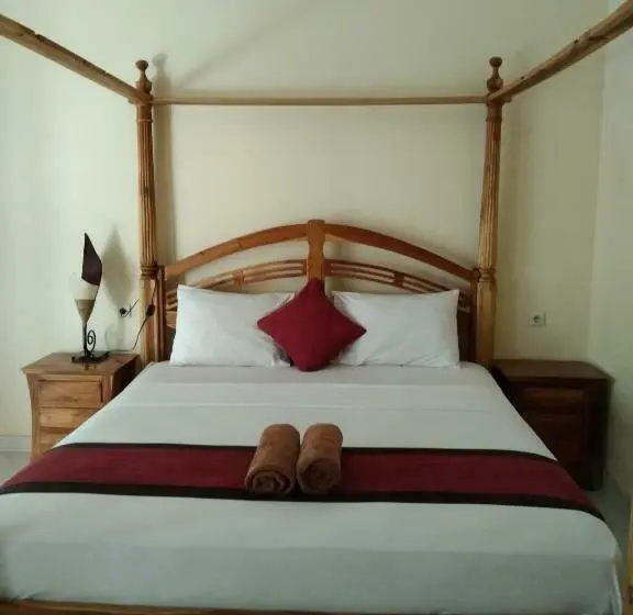 بانگلوی استاندارد, Pondok Aldi Hostel