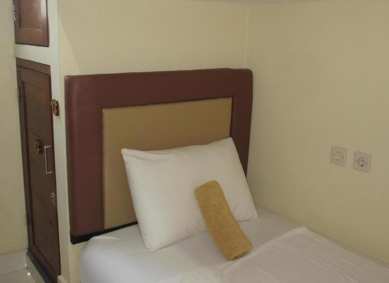 Кровать в Общей Комнате, Pondok Aldi Hostel