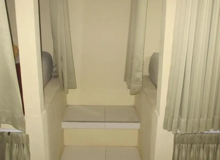 تختخواب در اتاق مشترک, Pondok Aldi Hostel