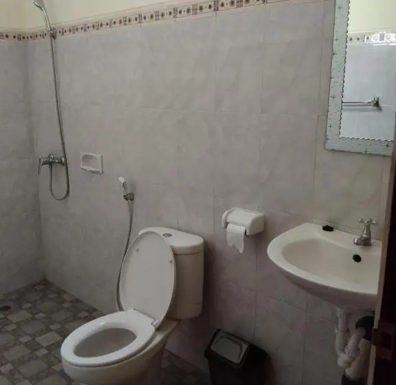 بانگلوی استاندارد, Pondok Aldi Hostel