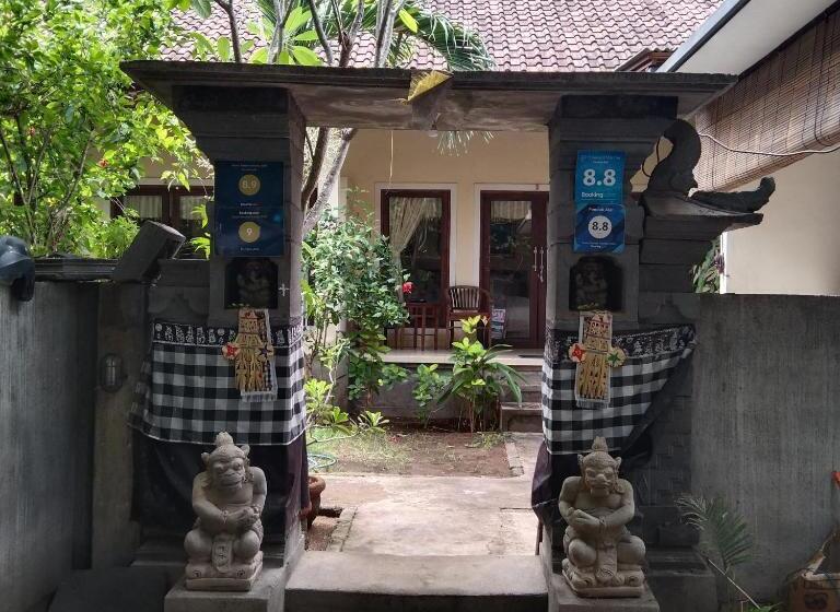 スタンダードバンガロー, Pondok Aldi Hostel