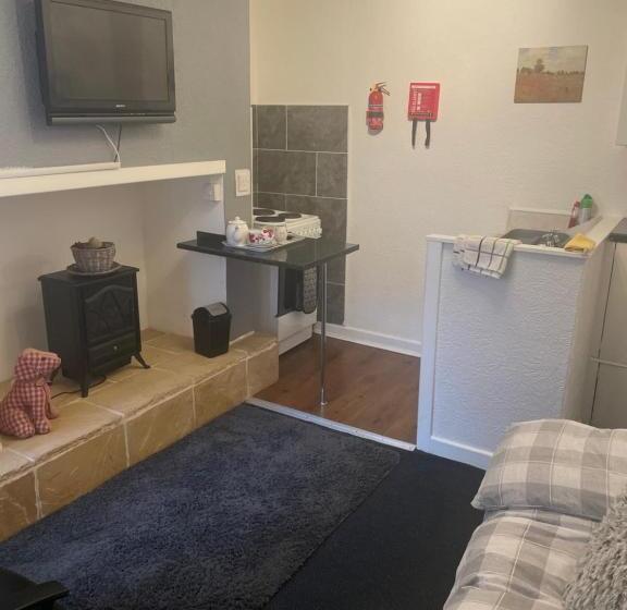 Estudio Estàndard, Sarnia Holiday Flats