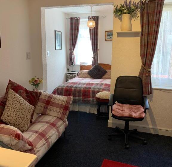 Estudio Estàndard, Sarnia Holiday Flats