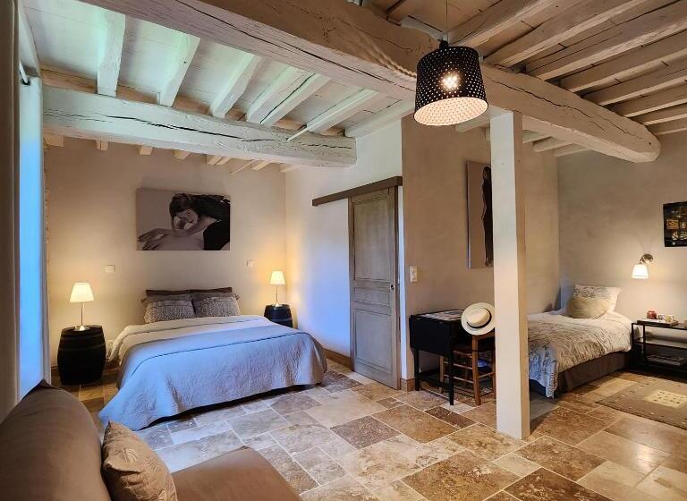 Quarto Quádruplo Estandar, Presbytère D Arpentian