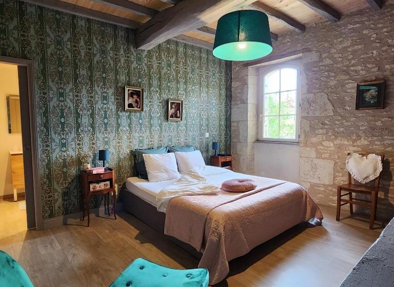 غرفة ديلوكس, Presbytère D Arpentian