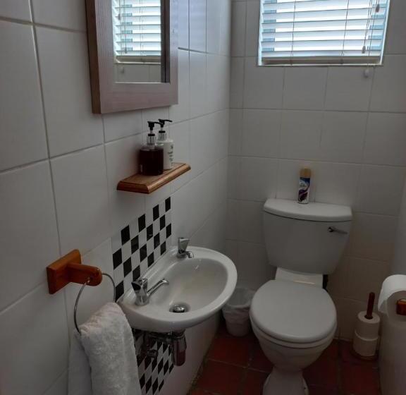 غرفة عائلية مطلّة علي البحر, Abalone Guesthouse