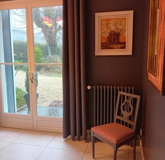 غرفة قياسية سرير كينج, Coté Remparts