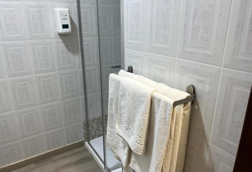 غرفة عائلية, Pension Norte