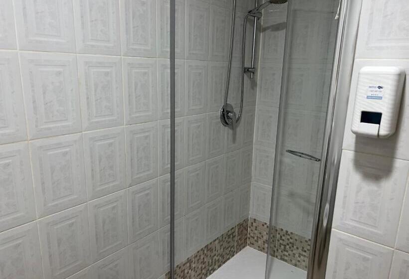 غرفة عائلية, Pension Norte